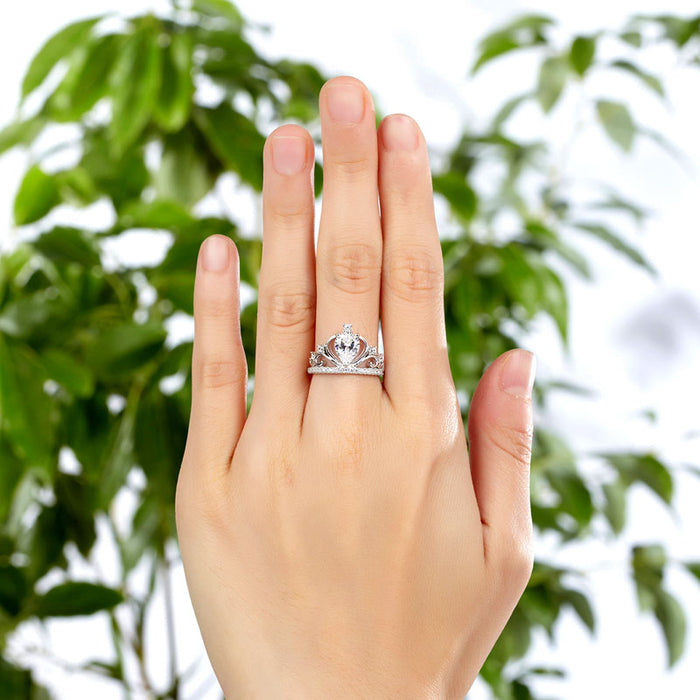 Solid 925 Sterling Silver Crown Ring 1 Carat Pear Cut for Lady Trendy Stylish Jewelry XFR8278